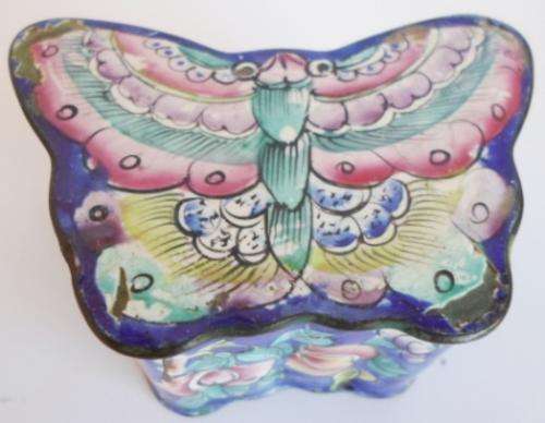 BEAUTIFUL!!! VINTAGE CHINESE ENAMEL BUTTERFLY TRINKET BOX