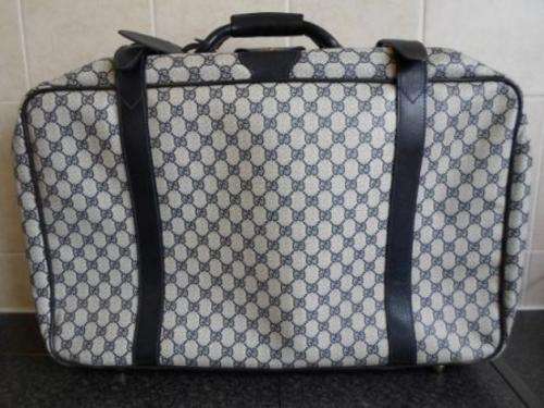 WOW!!! ORIGINAL 1980's VINTAGE "GUCCI" NAVYBLUE LEATER AND CANVAS TRAVEL CASE VALUE R3000