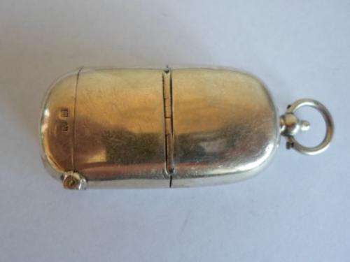 MAGNIFICENT!! RARE 1911 BIRMINGHAM SILVER VESTA SOVEREIGN CASE BY HM 31.2g