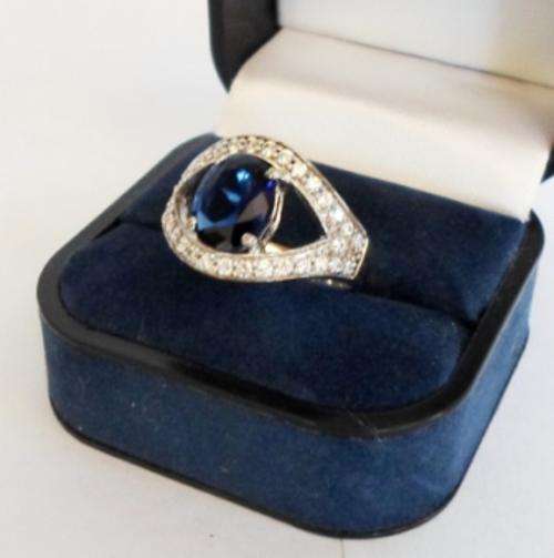 SHOW STOPPING LARGE STERLING SILVER & MULTIPLE CZ RING SIZE = Q