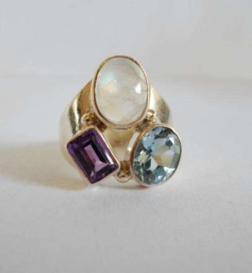 LARGE!! STERLING SILVER BLUE TOPAZ, AMETHYST & MOONSTONE RING ABSOLUTELY BEAUTIFUL!! RING SIZE R