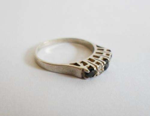 LOVELY!! VINTAGE STERLING SILVER, SAPPHIRE & CZ RING SIZE P