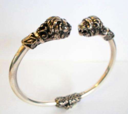 WOW!! WOW!! HIGHLY DETAILED VINTAGE STERLING SILVER LION SPRING LOADED BANGLE 21.9gr