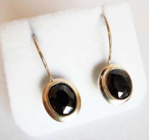 BEAUTIFUL!! STERLING SILVER & 4.0ct BLACK QUARTZ EARRINGS, SO STYLISH WOW!!