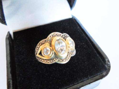 STUNNING!! STERLING SILVER, SOLID 9ct GOLD & CRYSTAL RING WITH BEAUTIFUL DESIGN SIZE P1/2 3.9gr