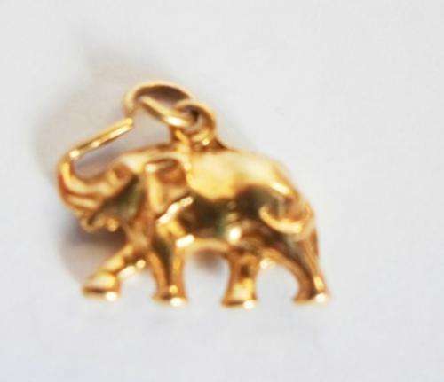 LOVELY!! VINTAGE 9ct YELLOW GOLD ELEPHANT CHARM 2.2gr VALUE R650