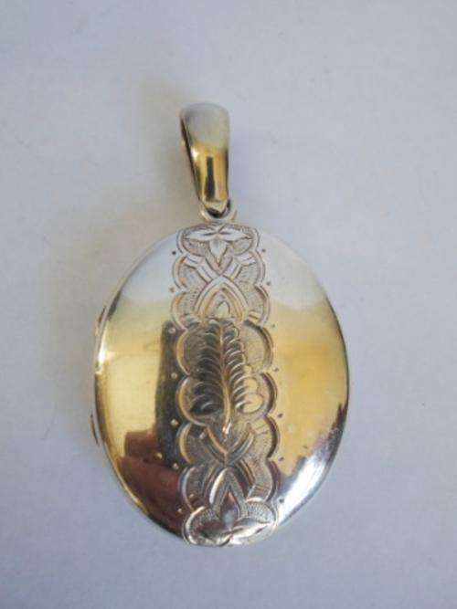 WOW! STUNNING LARGE VICTORIAN STERLING SILVER LOCKET WITH BEAUTIFUL DETAIL CIRCA 1880's VALUE R1500