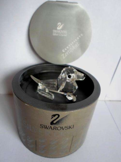 WOW!! SWAROVSKI CRYSTAL SAUSAGE DOG FIGURE, WITH ORIGINAL BOX & CERTIFICATE, MINT CONDITION!!
