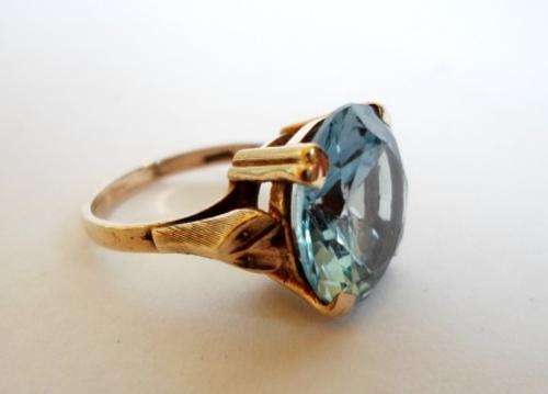 GORGEOUS!! LARGE VINTAGE 9ct ROSE GOLD & BLUE TOPAZ RING SIZE O 6.4gr