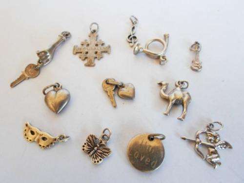 WOW!! COLLECTION OF 12 MEDIUM VINTAGE STERLING SILVER CHARMS 16gr