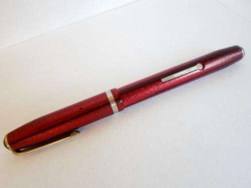 LOVELY!! VINTAGE RED BAKELITE ESTERBROOK FOUNTAIN PEN, WOW!!