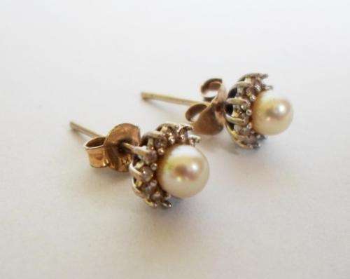 WOW!! STUNNING VINTAGE 14CT WHITE GOLD DIAMOND & PEARL CLUSTER EARRINGS 1,5g CIRCA 1950's WOW!!