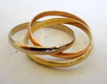 FABULOUS!! VINTAGE 18ct YELLOW, WHITE & ROSE GOLD RUSSIAN WEDDING BAND 3.4gr VALUE R4800, WOW!!
