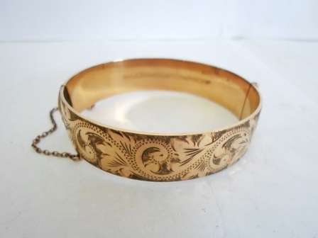 WOW!! VINTAGE LW&G  9ct GOLD METAL CORE CLIP BANGLE WITH ENGRAVED DETAIL 65 X 55 X 16mm 44g WOW!!