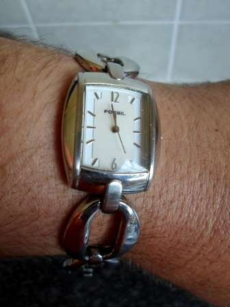 WOW!! GORGEOUS LADIES FOSSIL F2 WRISTWATCH 100% WORKING!!  WOW!!