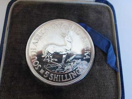 WOW!! 1947 5 SHILLINGS PROOF COIN IN BOX 28,2g WOW!! WOW!!