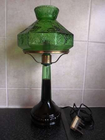 WOW!! VINTAGE ITALIAN GREEN GLASS WINE BOTTLE LAMP UNOPENED & WORKING PERFECT BAR PIECE WOW!!