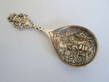 EXQUISITE!! VINTAGE DUTCH 830 SILVER PICTORIAL SUGAR SPOON CIRCA 1920's  12g WOW!! WOW!!