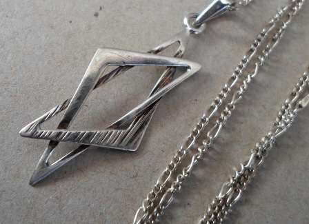 WOW!! VINTAGE STERLING SILVER STAR OF DAVID PENDANT & CHAIN 5g  WOW!!