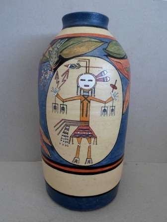RARE!! LARGE SIGNED KACHINA NATIVE AMERICAN POTTERY VASE VALUE R5500 WOW!!