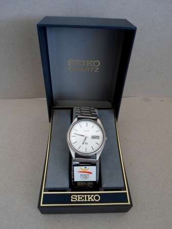 WOW!! RARE VINTAGE SEIKO SQ QUARTZ DATE WATCH 100% WORKING!! WOW!! WOW!