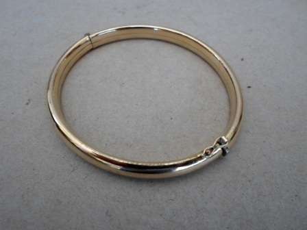WOW!! VINTAGE GOLD PLATED AMERIKANER CLIP BANGLE BY A*D WOW!! WOW!