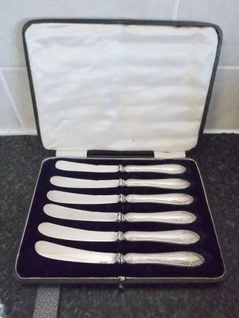 WOW!! HALLMARKED SHEFFIELD SILVER HANDLED BUTTER KNIVES BY J.B EACH = 170 X 16mm WOW!! WOW!!
