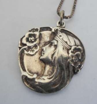 MAGNIFICENT!! VINTAGE ART NOUVEAU STYLE STERLING SILVER PENDANT WITH CHAIN  10,6g  WOW!!