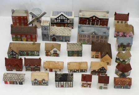 WOW!! RARE COLLECTION OF 27 WADE WHIMSEY ON WHY BUILDINGS VALUE R2750 WOW!! WOW!!