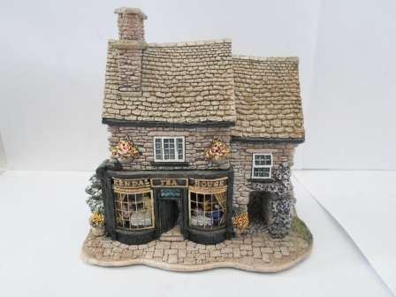WOW!! LILLYPUT LANE "KENDAL TEA HOUSE" MINT CONDITION!! WOW!!