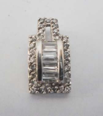 WOW!! BEAUTIFUL STERLING SILVER & CZ PENDANT 4,5g   WOW!! WOW!!