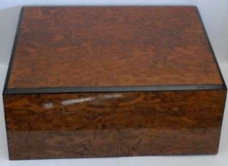 WOW!! AMAZING!! GENTILI ITALY WALNUT 50 CIGAR HUMIDOR AMAZING CONDITION!!  VALUE R2950 WOW!!
