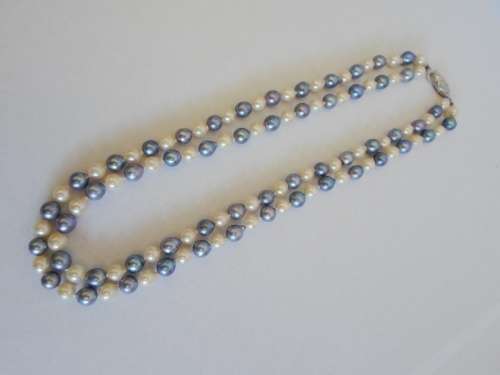 WOW!! VINTAGE DOUBLE STRING BLACK & WHITE PEARL NECKLACE WITH STERLING SILVER CLASP  385mm