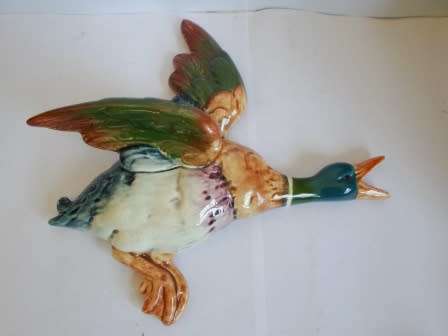 WOW!! RARE VINTAGE BESWICK FLYING DUCK WALL POCKET!!  WOW!! WOW!