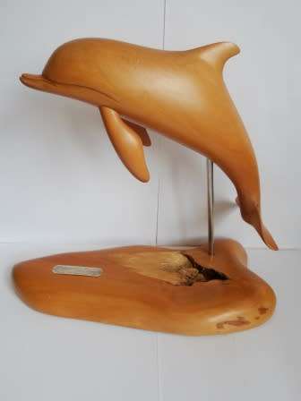 WOW!! FINS OF KNYSNA YELLOWOOD DOLPHIN BY KEVIN BERRY  270 X 240 X 140mm  STUNNING PIECE!