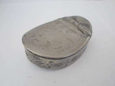 RARE!! GEORGIAN PEWTER SNUFF BOX WITH ENGRAVED DETAIL CIRCA 1820's  WOW!! WOW!
