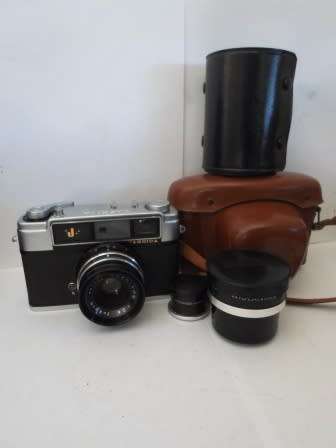 WOW!! VINTAGE YASHICA J CAMERA WITH 2 X EXTRA WIDEVIEW LENSES NEAR MINT!! WOW!!