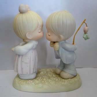GORGEOUS! SAM J BUTCHER, PRECIOUS MOMENTS "BLESSINGS FROM ABOVE" PORCELAIN FIGURE MINT!! MINT!!