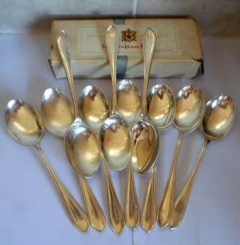 HIGH QUALITY!! BOXED 10 PIECE SANDRINGHAM SILVER PLATED LARGE DESSERT SPOONS CIRCA 1940's