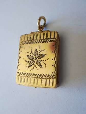 WOW!! VICTORIAN ROLLED GOLD LOCKET CIRCA 1900 STUNNING PIECE !! WOW!! WOW!!