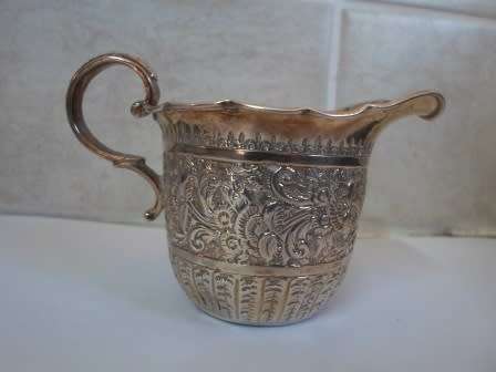 WOW!! HEAVILY EMBOSSED 1888 LONDON SILVER CREAMER 47,1g WOW!! WOW!!