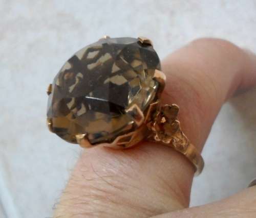 MAGNIFICENT!! HUGE VINTAGE 9ct GOLD 22,00CT SMOKEY TOPAZ RING 9,4g VALUE R6500 WOW!!