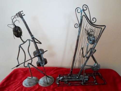 WOW!! SA SCULPTOR K. WIUM 2 X LARGE ABSTRACT COPPER & BRASS MUSICIAN SCULPTURES VALUE R1500
