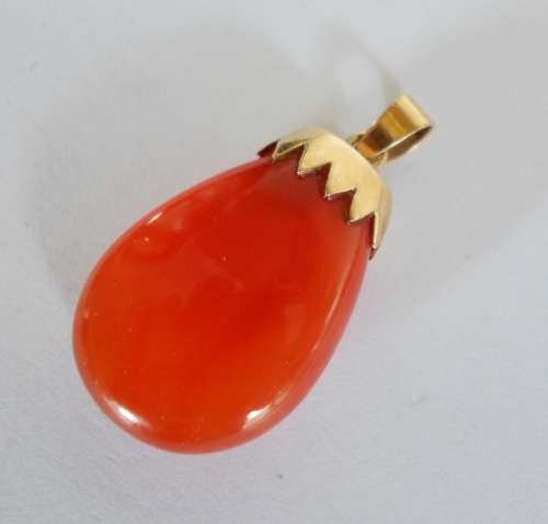 MAGNIFICENT!! VINTAGE 9ct QUALITY CARNELIAN PENDANT 5,6g  CIRCA 1950's VALUE R1950 WOW!!