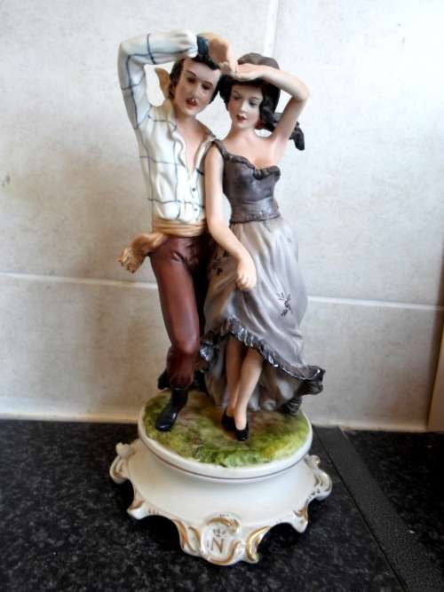 WOW!! STUNNING LARGE CAPODIMONTE PORCELIAN FIGURE SIGNED 'LOES' PERFECT CONDITION  WOW!!