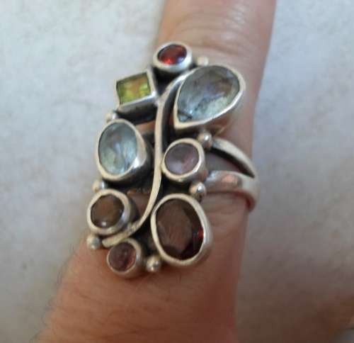 SPECTACULAR!! STERLING SILVER MULTI GEM RING, AQUA, AMETHYST, GARNET, PERIDOT SIZE P  9,1g  WOW!