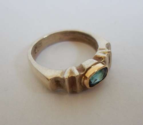 STUNNING!! VINTAGE STERLING SILVER & 9ct GOLD BLUE TOPAZ RING  SIZE M1/2   5,3g  WOW!!
