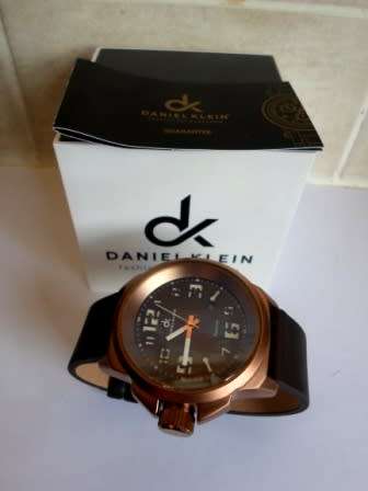 WOW! LARGE MENS DANIEL KLEIN PREMIUM WRIST WATCH WITH BOX  LIKE NEW!!! NEVER WORN  VALUE R1250 WOW!!