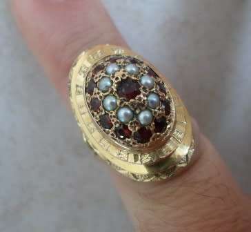 WOW!! LARGE VICTORIAN ETRUSCAN 9ct GOLD, GARNET & SEED PEARL RING SIZE K1/2  8,5g VALUE R8950