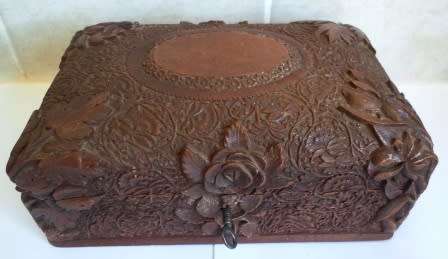 SPECTACULAR!! ANTIQUE KASHMIR ANGLO INDIA CARVED WOODEN BOX WITH KEY AMAZING DETAIL WOW!!